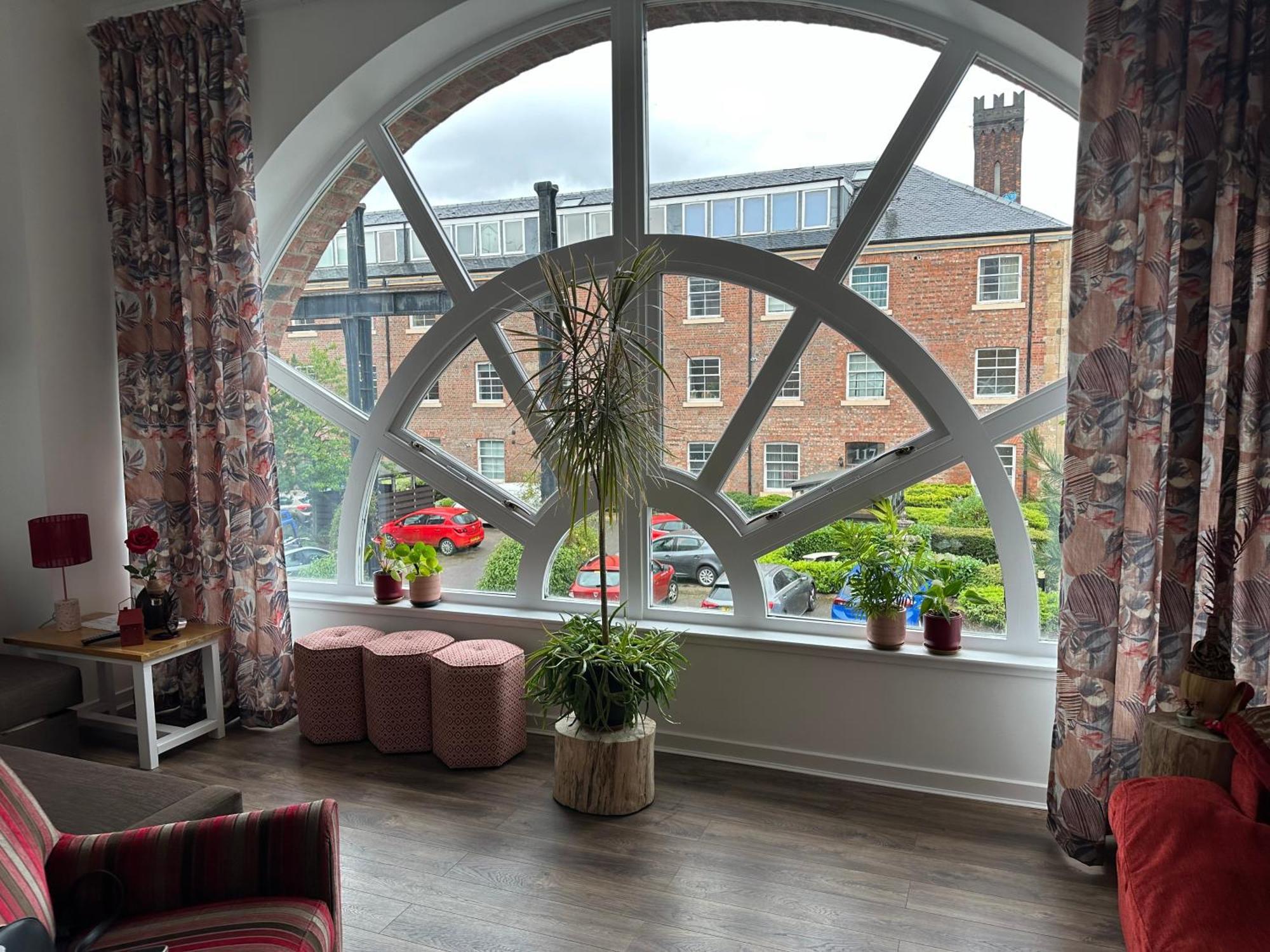 Stunning 2 Bedroom Apartment グラスゴー エクステリア 写真